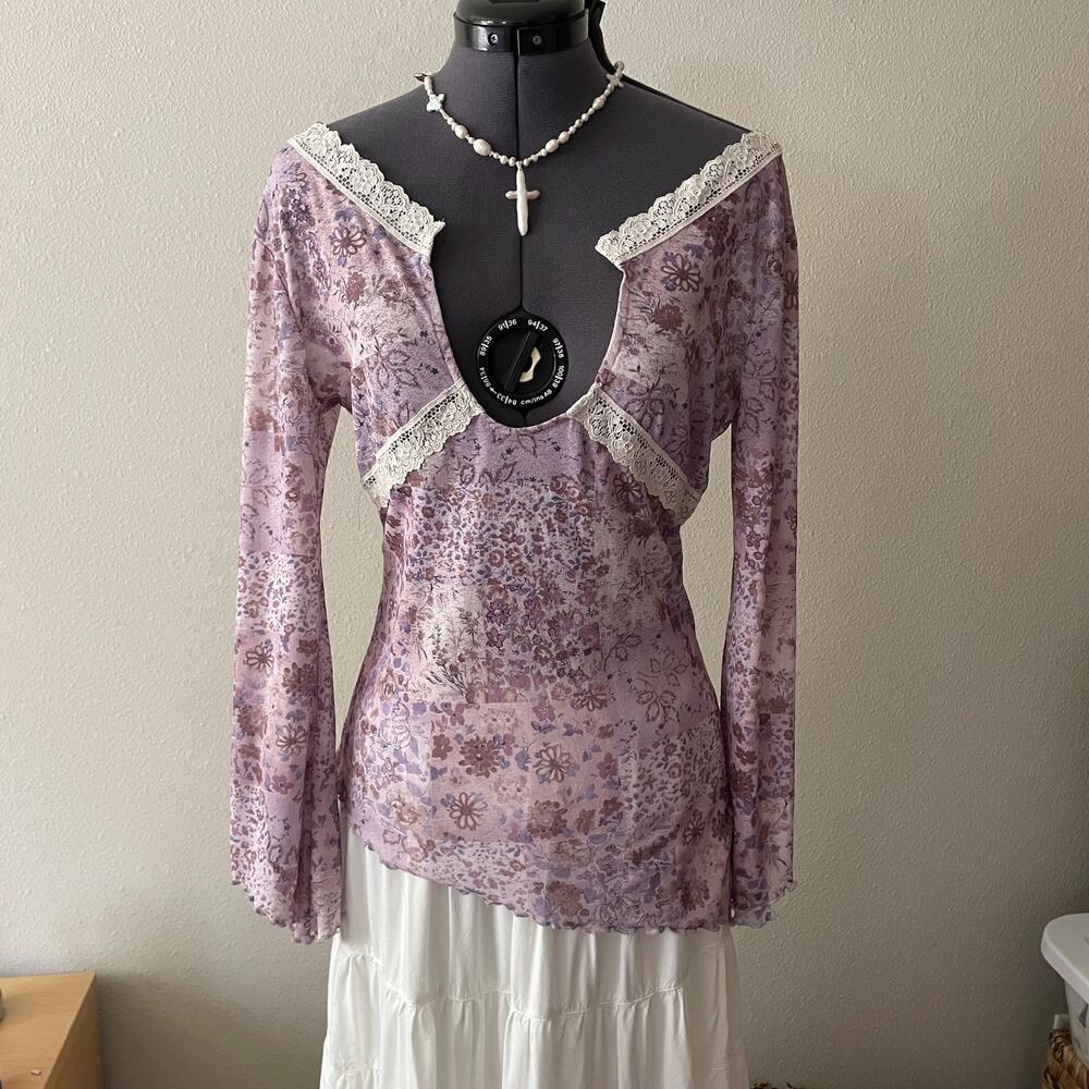 Y2K vintage 2000s pastel purple floral fairy bell sleeve micro mesh top | size M